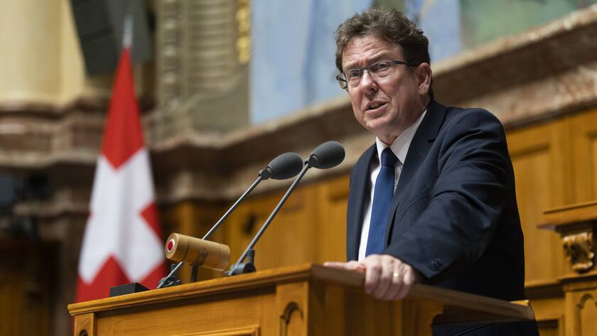 Albert Roesti, SVP-BE, spricht waehrend der Debatte um den indirekten Gegenentwurf zur Gletscher-Initiative, waehrend der Herbstsession der Eidgenoessischen Raete, am Montag, 26. September 2022, im Bundeshaus in Bern. (KEYSTONE/Peter Klaunzer)