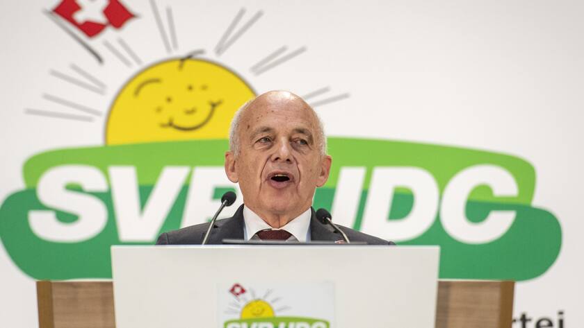 Bundesrat Ueli Maurer anlaesslich der Delegiertenversammlung der SVP Schweiz vom Samstag, 22. Oktober 2022 im Schulhaus Staffeln in Luzern. (KEYSTONE/Urs Flueeler).