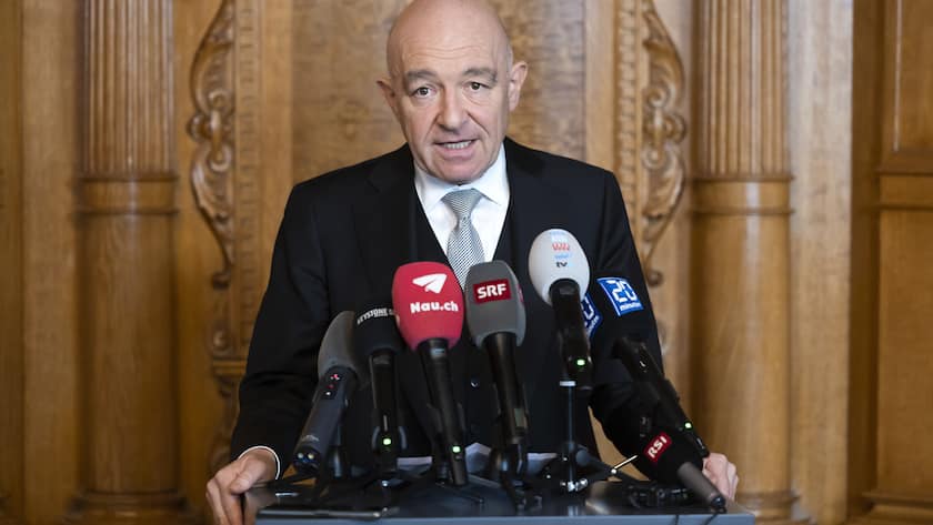 Daniel Jositsch, Staenderat SP-ZH, nimmt waehrend einer Medienkonferenz Stellung zur Bundesratskandidatur, am Dienstag, 8. November 2022, im Bundeshaus in Bern. (KEYSTONE/Peter Klaunzer)