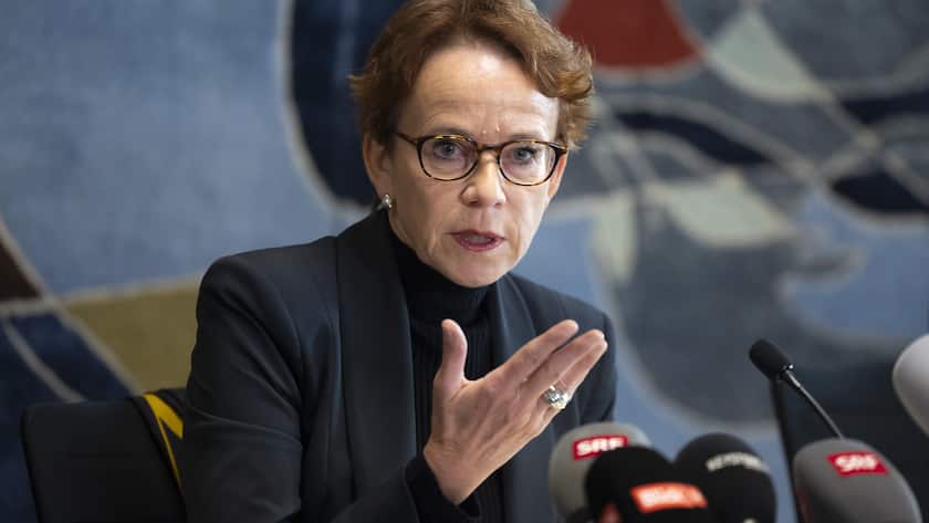 SP-Politikerin Eva Herzog gibt ihre Kandidatur für den freiwerdenden Bundesratssitz bekannt.