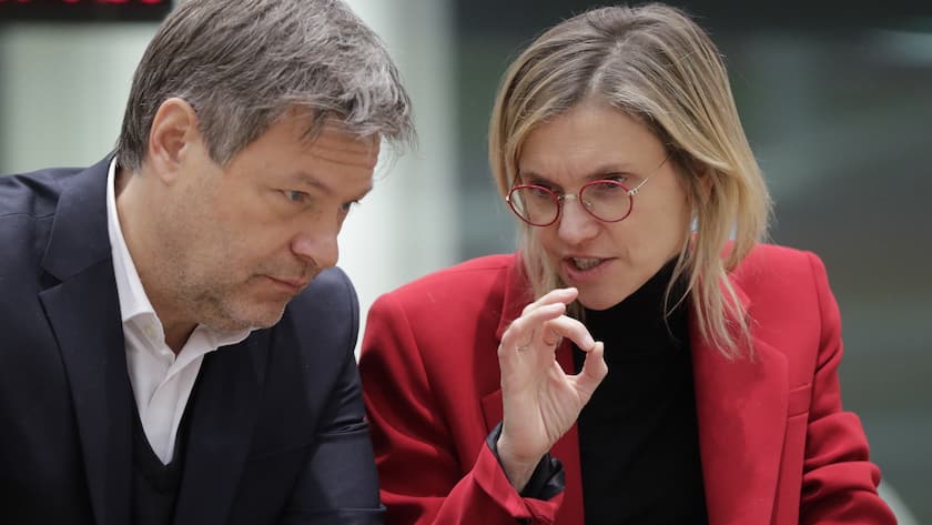 Der deutsche Wirtschaftsminister Robert Habeck (L) und Frankreichs Energieministerin Agnes Pannier-Runacher (R) gehören zu den Triebkräften der europäischen Umweltpolitik.