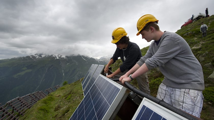 Dies ist bloss der Anfang: Solaranlage in Bellwald (VS). Die neue Kraftwerke sollen 50'000 mal grösser sein.