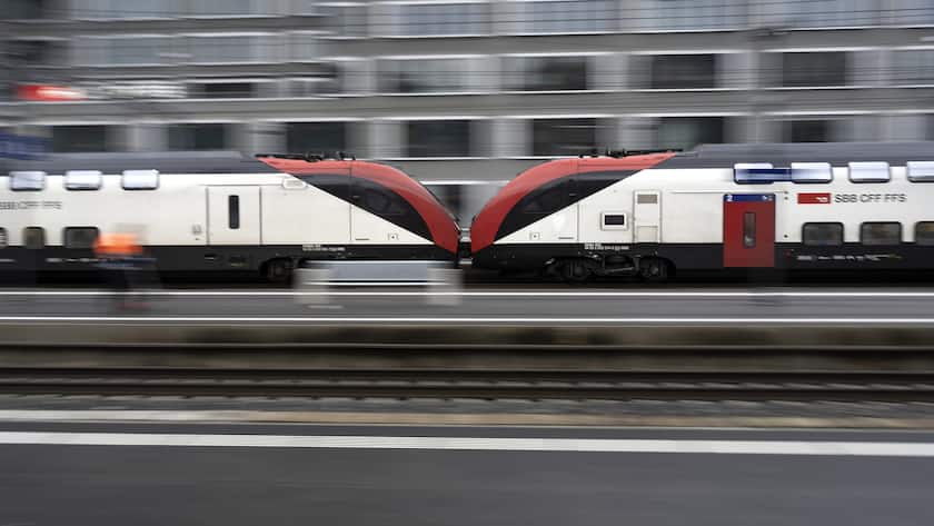 Ein Intercity-Zug, Bombardier FV-Dosto der SBB, fotografiert im Bahnhof Zuerich Altstetten am 27. Dezember 2021. (KEYSTONE/Gaetan Bally)..........