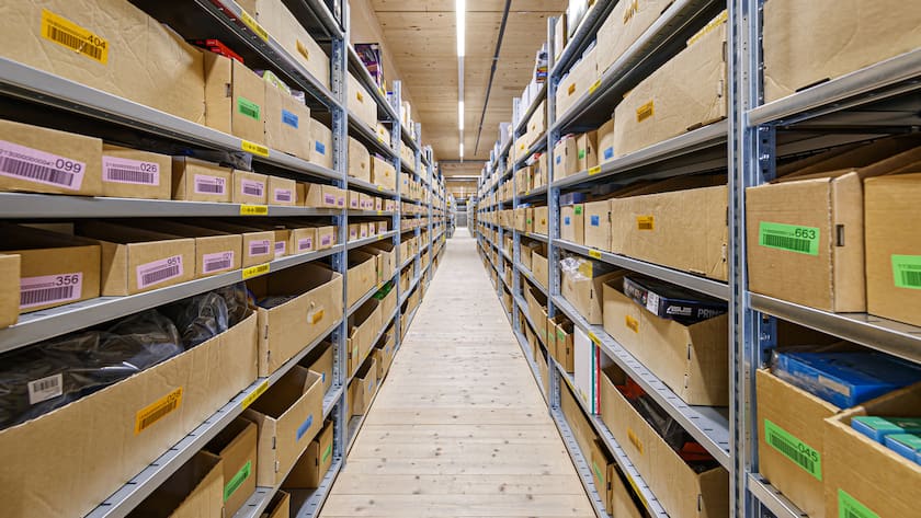 coVIDE Photo Set - The warehouse and logistice center of Swiss online retailer Digitec Galaxus AG is pictured in Wohlen, Switzerland, Wednesday, April 15, 2020. (KEYSTONE/Valentin Flauraud)
