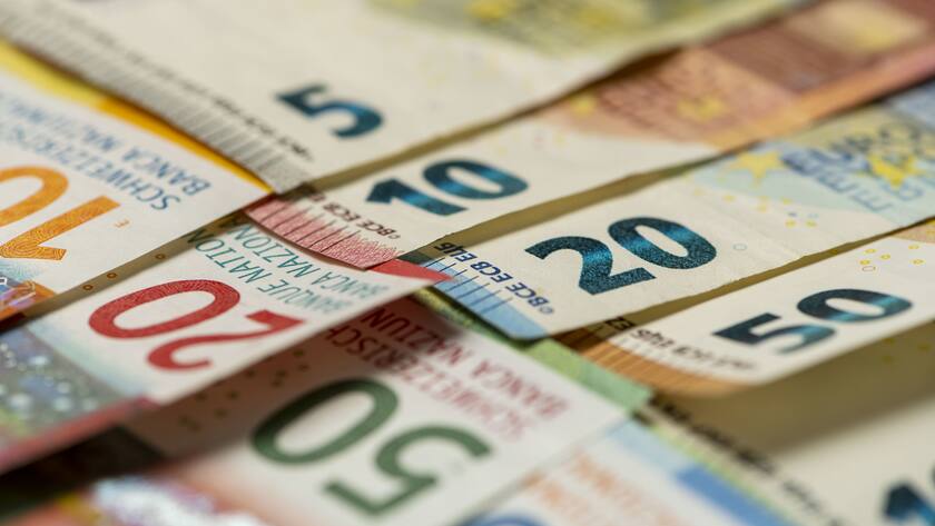 Schweizer Franken und Euro Banknoten