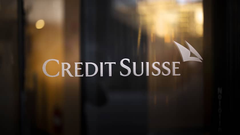 Die Bundesanwaltschaft geht gegen einen Whistleblower vor, der Daten zu 18'000 Credit-Suisse-Kunden an Journalisten übergeben hatte.