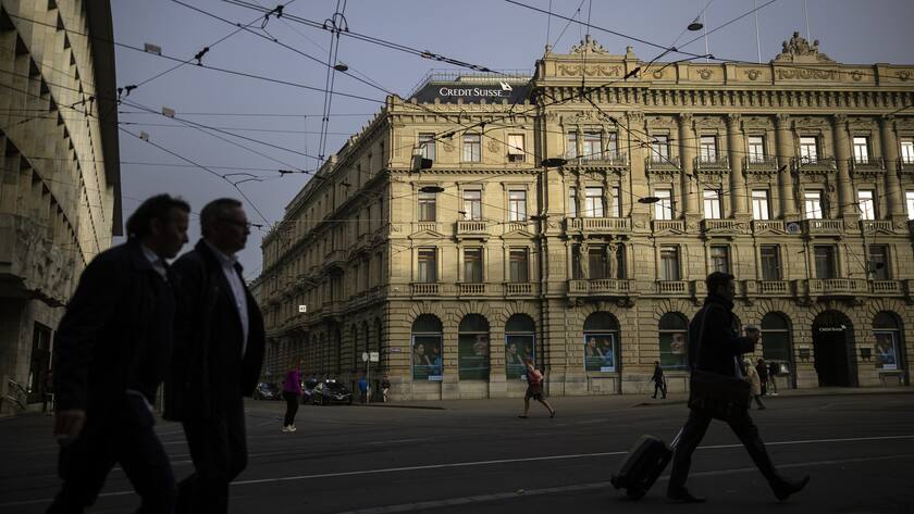 Credit Suisse am Paradeplatz: Angestellter hat Informationen über Gehälter und Boni sowie Bankkontoinformationen mitgenommen.