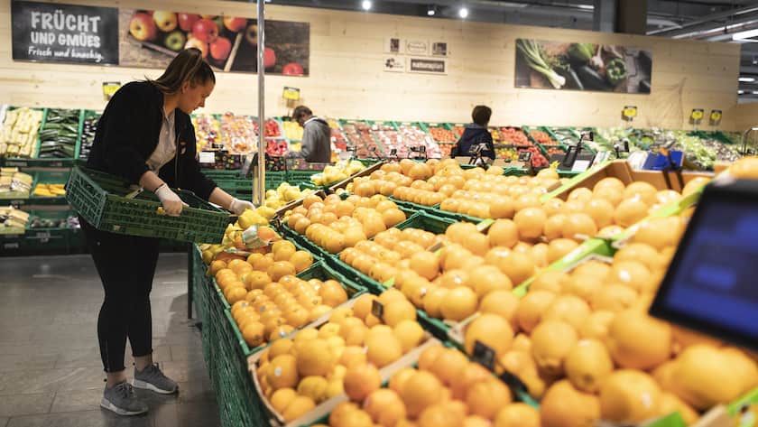 Der Detailhandelskonzern hat im vergangenen Jahr die Teuerung etwa bei Rohstoffen, Transport oder Energie zu spüren bekommen.