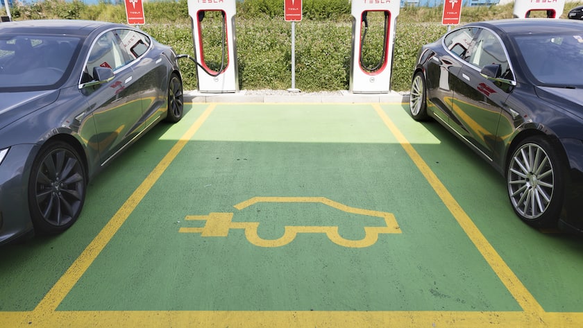 Batterien sind mit Abstand die teuersten Teile in Elektroautos. Deren Reparatur zu versichern, ist aufgrund fehlender Diagnosedaten riskant.