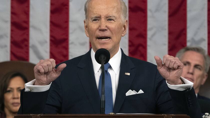 epa10453867 US President Joe Biden delivers the State of the Union address to a joint session of Congress at the US Capitol, in Washington, DC, USA, 07 February 2023. EPA/Jacquelyn Martin / POOL