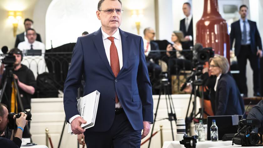 Swiss National Bank's (SNB) Chairman of the Governing Board Thomas Jordan arrvies for a media briefing of the Swiss National Bank in Zurich, Switzerland, on Thursday, March 23, 2023. (KEYSTONE/Michael Buholzer).