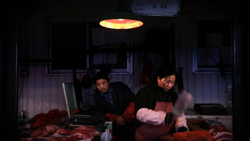 Metzgerstand an einem Markt in China