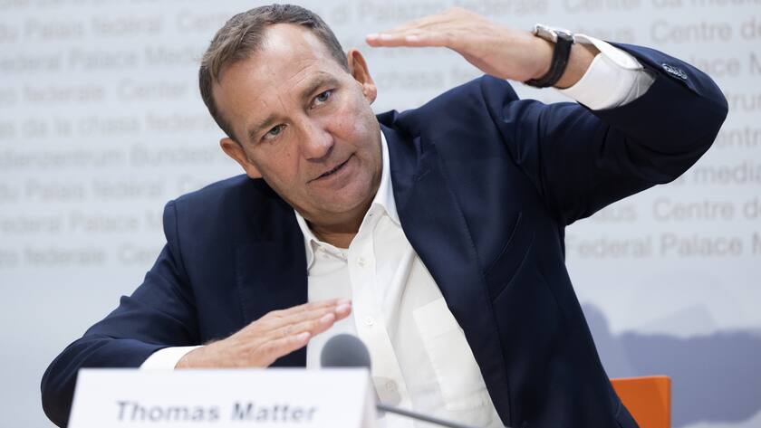 Thomas Matter, Nationalrat SVP-ZH, spricht waehrend einer Medienkonferenz zur Reform der Verrechnungssteuer, am Dienstag, 23. August 2022 in Bern. (KEYSTONE/Peter Klaunzer)