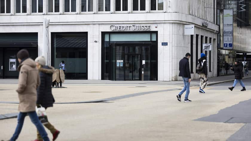 Credit-Suisse-Rettung war laut CDS-Gremium kein Konkurs Die Credit Suisse Filiale in Biel, am Sonntag, 2. April 2023. (KEYSTONE/Peter Klaunzer)