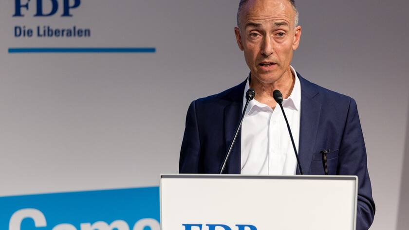 Rocco Cattaneo, Nationalrat FDP Tessin, spricht an der Delegiertenversammlung der FDP Schweiz am Samstag, 25. Juni 2022 in Andermatt. (KEYSTONE/Philipp Schmidli)