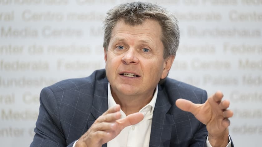 Nationalrat Juerg Grossen, GLP-BE, spricht an einer Medienkonferenz von der Allianz fuer die Umsetzung der OECD-Mindeststeuer, am Donnerstag, 11. Mai 2023 in Bern. (KEYSTONE/Anthony Anex)