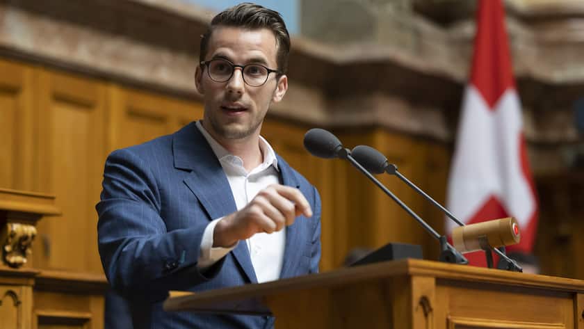Andri Silberschmidt, FDP-ZH, spricht waehrend der Debatte um die BVG-Reform, waehrend der Fruehlingssession der Eidgenoessischen Raete, am Dienstag, 28. Februar 2023, in Bern. (KEYSTONE/Peter Klaunzer)