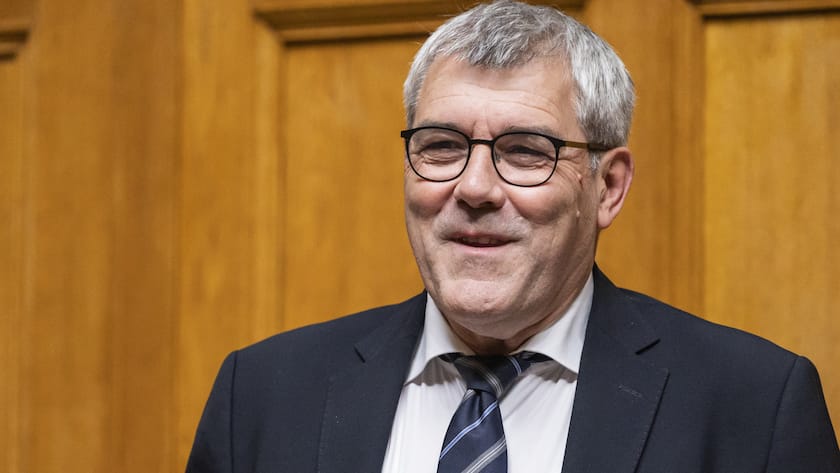 Eric Nussbaumer, SP-BL, freut sich nach seiner Wahl zum ersten Vizepraesidenten des Rats, am ersten Tag der Wintersession der Eidgenoessischen Raete, am Montag, 28. November 2022 im Nationalrat in Bern. (KEYSTONE/Alessandro della Valle)