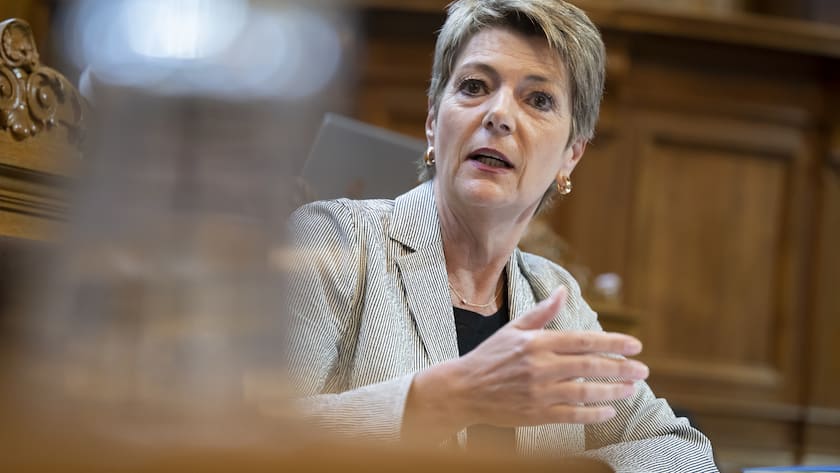 Bundesraetin Karin Keller-Sutter spricht waehrend der Sommersession der Eidgenoessischen Raete, am Dienstag, 6. Juni 2023 im Staenderat in Bern. (KEYSTONE/Anthony Anex)