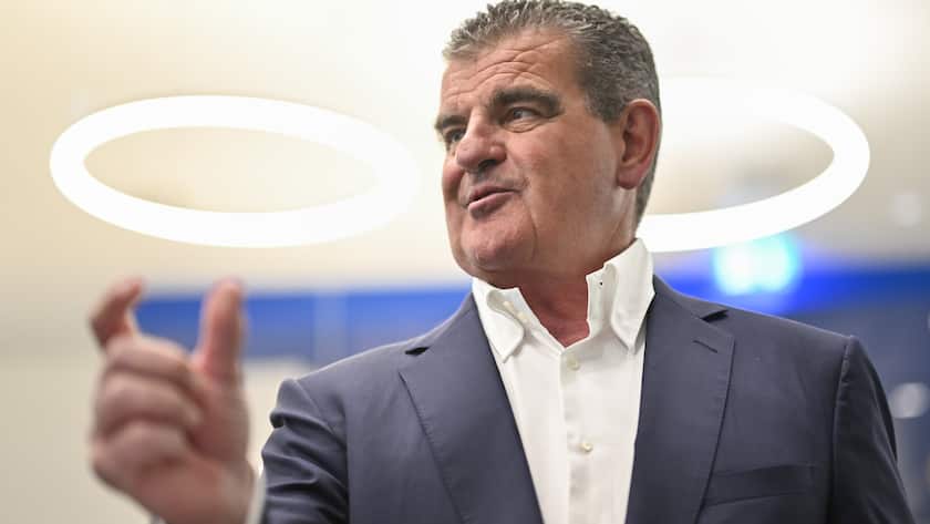 Peter Spuhler: Der frühere SVP-Nationalrat ist Mehrheitseigentümer und VR-Präsident von Aebi Schmidt.