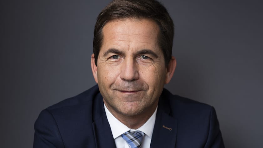 Portrait of Walter Thurnherr, Federal Chancelor of Switzerland, taken in his office in Berne, Switzerland, on January 14, 2016. (KEYSTONE/Gaetan Bally) Bundeskanzler Walter Turnherr portraitiert am 14. Januar 2016 in seinem Buero im Bundeshaus in Bern. (KEYSTONE/Gaetan Bally)