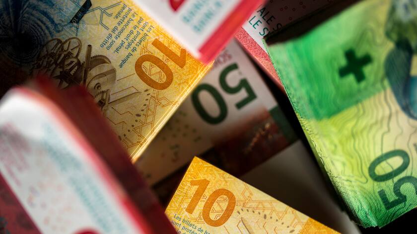 Die 10er-, 20er- und 50er-Note der Neunten Banknotenserie der Schweizerischen Nationalbank, am Dienstag, 7. November 2017, in Novazzano. (KEYSTONE/Ti-Press/Gabriele Putzu)