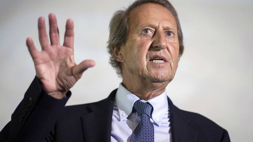 Daniel Borel, membre du conseil de fondation de Defitech, s'exprime lors de l'inauguration de la Chaire Fondation Defitech en neuro-ingenierie clinique, avec un nouveau partenariat avec l'EPFL (Ecole polytechnique federale de Lausanne), ce vendredi, 26 aout, 2016, a la Clinique romande de readaptation (SUVA) de Sion. (KEYSTONE/Olivier Maire)