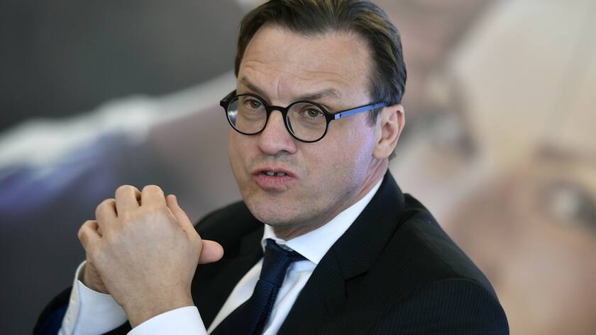 Offen für Kostenmieten, bis zu einem gewissen Grad Patrick Frost, CEO Swiss Life Gruppe an der Bilanzmedienkonferenz in Zuerich am Dienstag, 26. Februar 2019. (KEYSTONE/Walter Bieri)