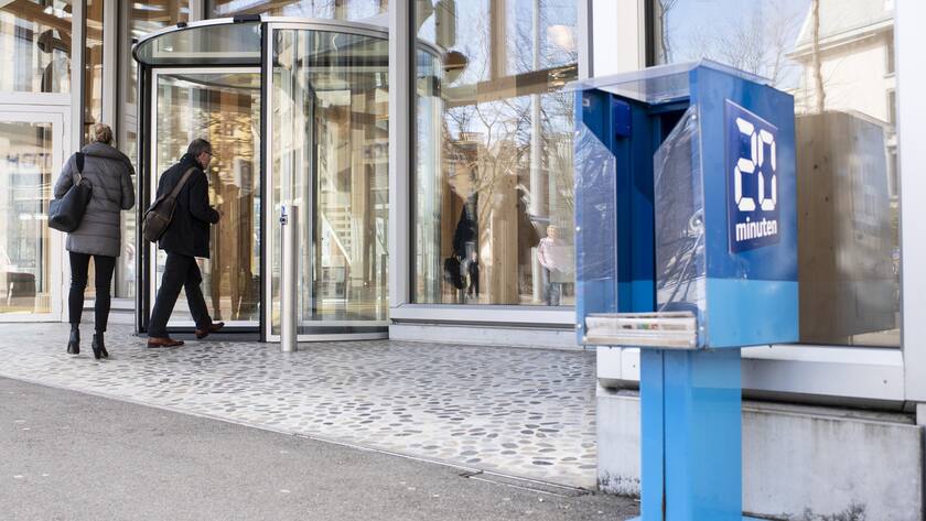 Ein Staender der 20 Minuten Zeitschrift steht am Eingang der Tamedia AG in Zuerich, aufgeommen am Dienstag, 12. Maerz 2019. (KEYSTONE/Ennio Leanza)