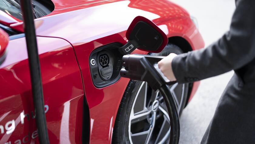 Bei Elektroautos gibt es weniger Neuzulassungen als vermutet Die Idee des Elektroantriebs favorisieren viele. Deutlich geringer ist die Zahl derjenigen, die tatsächlich ein E-Auto kaufen.