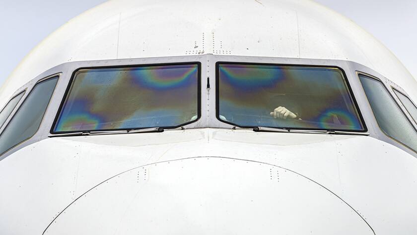 Swiss-Cockpit von vorne: Pilotinnen und Piloten müssen sich auf schwierigeres Wetter einstellen.