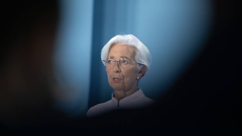 14.09.2023, Hessen, Frankfurt/Main: Christine Lagarde, Präsidentin der Europäischen Zentralbank (EZB), beantwortet auf der Pressekonferenz Fragen von Journalisten. Die EZB hebt den Leitzins um weitere 0,25 Prozentpunkte auf 4,5 Prozent an. Der EZB-Rat beschloss damit am Donnerstag in Frankfurt die zehnte Zinserhöhung in Folge seit Juli 2022. Foto: Boris Roessler/dpa +++ dpa-Bildfunk +++ (KEYSTONE/DPA/Boris Roessler)