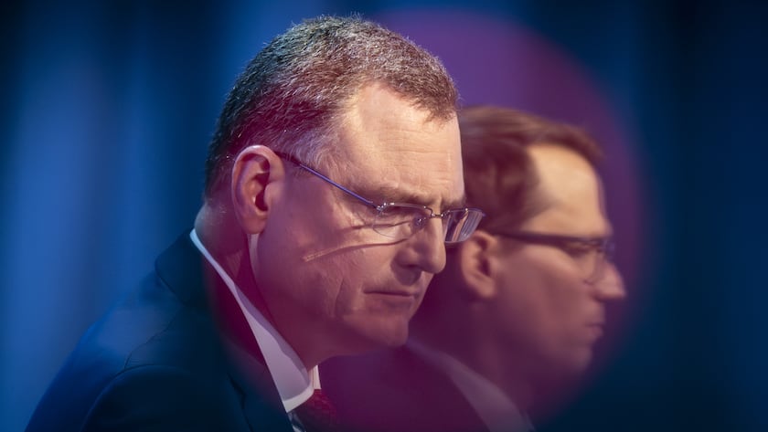 Swiss National Bank's (SNB) Chairman of the Governing Board Thomas Jordan, left, and Swiss National Bank's (SNB) Vice Chairman of the Governing Board Martin Schlegel, right, during the 115. Ordinary General Assembly of Swiss National Bank (SNB), at Bern, Switzerland, this Friday, April 28, 2023. (KEYSTONE/Anthony Anex)