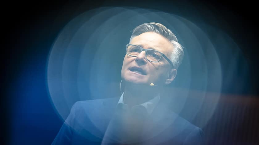 Mario Irminger, Praesident der Generaldirektion des Migros-Genossenschafts-Bundes spricht an der Bilanzmedienkonferenz der Migros am Dienstag, 26. Maerz 2024 in Zuerich. . (KEYSTONE/Michael Buholzer)