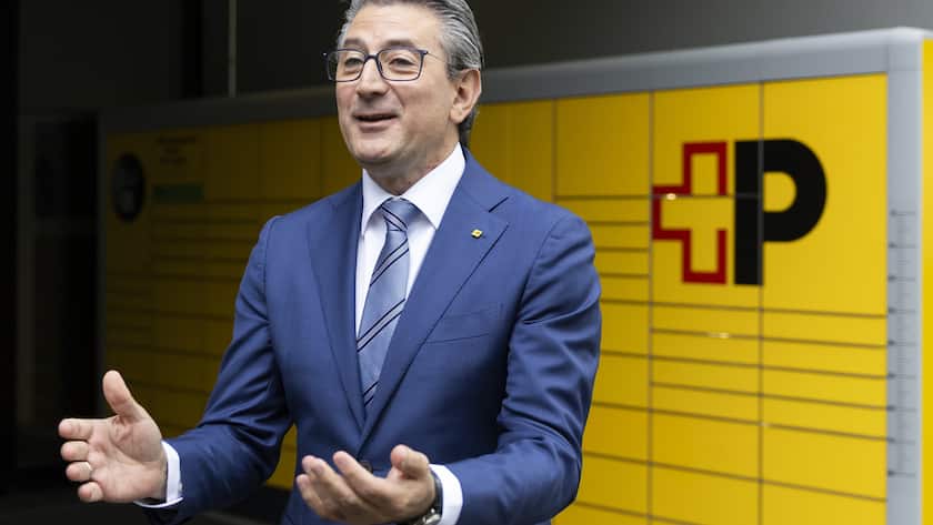 Post will rund 170 Filialen schliessen Roberto Cirillo, CEO Schweizerische Post, spricht waehrend einem Interview, am Mittwoch, 29. Mai 2024, in Bern. Die Post gab heute die Schliessung von 170 Poststellen bekannt. (KEYSTONE/Peter Klaunzer)