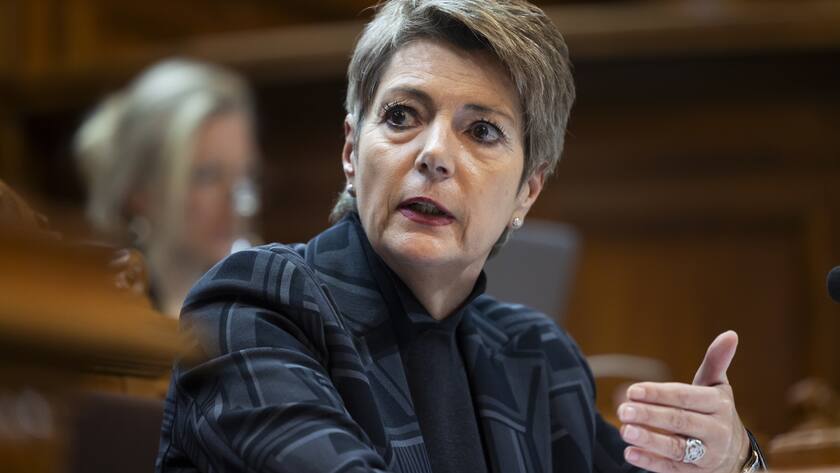 Bundesraetin Karin Keller-Sutter spricht waehrend der Debatte um den Voranschlag 2024 mit integriertem Aufgaben- und Finanzplan 2025-2027, waehrend der Wintersession der Eidgenoessischen Raete, am Dienstag, 5. Dezember 2023, im Staenderat in Bern. (KEYSTONE/Peter Klaunzer)