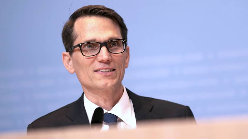 Swiss National Bank's (SNB) Vice Chairman of the Governing Board Martin Schlegel during a media briefing at the Metropol in Zurich, Thursday, September 26, 2024. (KEYSTONE/Til Buergy)