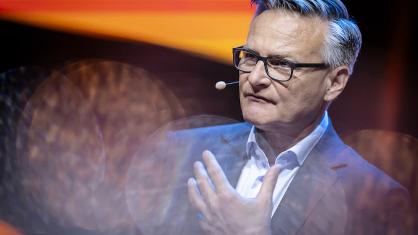 Mario Irminger, Praesident der Generaldirektion MGB, .spricht waehrend der Bilanzmedienkonferenz der Migros, am Dienstag, 25. Maerz 2025 in Zuerich. (KEYSTONE/Michael Buholzer)