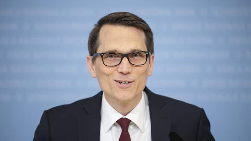 Martin Schlegel, Chairman of the Governing Board of Swiss National Bank, SNB, speaks during a quarterly press conference on economic growth and monetary policy prospects at the Swiss National Bank in Zurich, Switzerland, on Thursday, March 20, 2025. (KEYSTONE/Ennio Leanza)