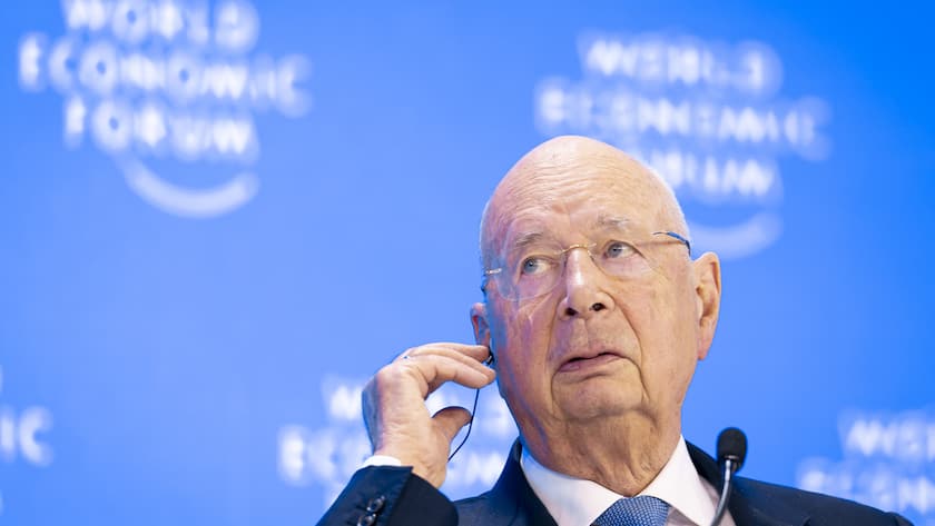 WEF wehrt sich gegen Vorwürfe von Gründer Klaus Schwab German Klaus Schwab, Founder and Executive Chairman of the World Economic Forum, WEF, reacts during a plenary session in the Congress Hall, during the 55th annual meeting of the World Economic Forum, WEF, in Davos, Switzerland, Tuesday, January 21, 2025. (KEYSTONE/Michael Buholzer)
