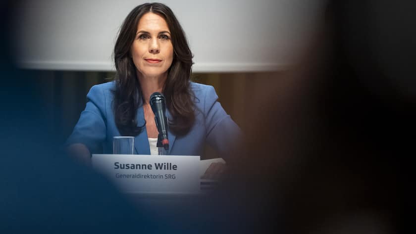 Susanne Wille, Generaldirektorin SRG, spricht.an einer Medienkonferenz zur kuenftigen Organisation der SRG aus, am Montag, 30. Juni 2025, in Bern. (KEYSTONE/Til Buergy)