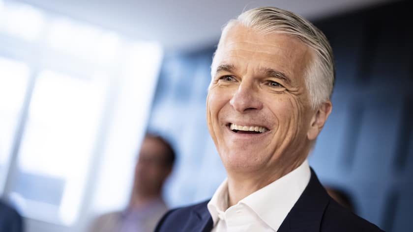UBS-Aktie erneut auf 17-Jahreshoch Sergio P. Ermotti, Group Chief Executive Officer of Swiss bank UBS speaks during a delegates' meeting of the FDP party of the Canton of Zurich on Tuesday April 8, 2025 in Zurich, Switzerland. (KEYSTONE/Michael Buholzer)..