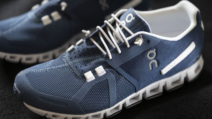 Turnschuhe der Schweizer Sportmarke On, fotografiert am 26. August 2021 in Zuerich. (KEYSTONE/Gaetan Bally)