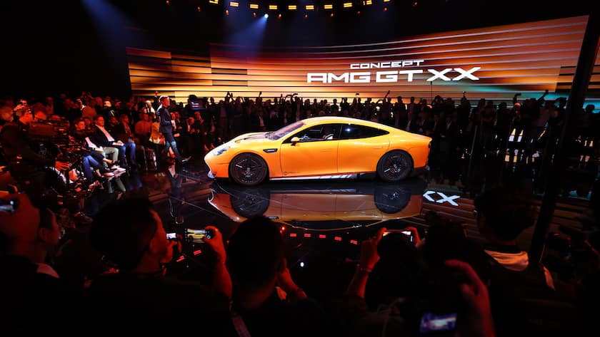 Die Autoindustrie in Europa steht am Scheideweg epa12360812 CEO of Development and procurement of Mercedes Markus Schaefer speaks as the Mercedes concept AMG GT XX is displayed at the world premiere of the GLC in Munich, Germany, 07 September 2025. The International Motor Show Germany IAA Mobility 2025 takes place in Munich from 09 to 14 September 2025, featuring numerous world premieres, and a special focus on electric mobility and digitization. EPA/ANNA SZILAGYI