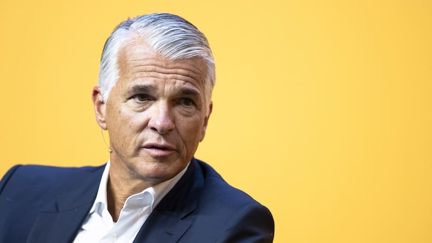Der CEO der Grossbank UBS Sergio Ermotti, nimmt an einer Talkrunde am "Tag der Wirtschaft 2025" des Wirtschaftsverbandes Economiesuisse teil, am Freitag, 5. September 2025 im Kongresszentrum Trafo in Baden. (KEYSTONE/Andreas Becker)