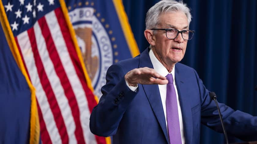 epa11116555 US Federal Reserve Board Chairman Jerome Powell speaks to reporters after the Fed once again refrained from raising interest rates following its two-day conference at the Federal Reserve in Washington, DC, USA, 31 January 2024. Policymakers are widely expected to begin cutting interest rates later in 2024. EPA/JIM LO SCALZO