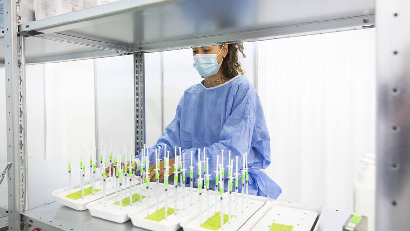 SCHWEIZ CORONAVIRUS IMPFZENTRUM BERN