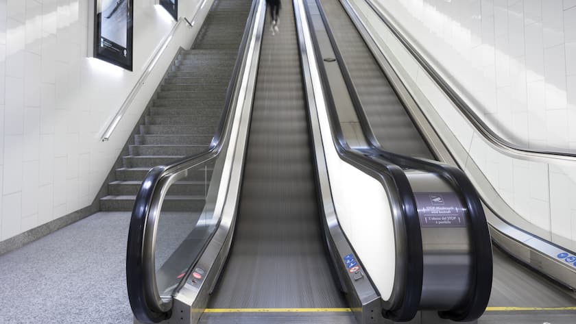 Escalators from Schindler and stairs lead from the car park Serletta to the railway station and the village of St. Moritz, pictured in St. Moritz, Switzerland, on April 7, 2017. (KEYSTONE/Gaetan Bally)Rolltreppen von Schindler und eine Treppe fuehren vom Parkhaus Serletta zum Bahnhof und ins Dorf St. Moritz, aufgenommen am 7. April 2017 in St. Moritz. (KEYSTONE/Gaetan Bally)