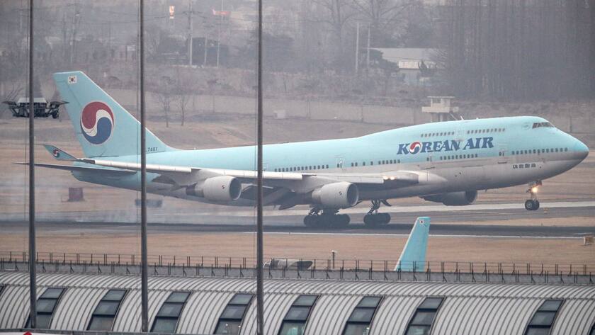 epa08183298 A chartered Korean Air B747-400 with South Koreans from Wuhan lands at Gimpo International Airport in western Seoul, South Korea, on 01 February 2020. The passenger jet brought back some 330 people from the Chinese city that has become the epicenter of the novel coronavirus outbreak. EPA/YONHAP SOUTH KOREA OUT