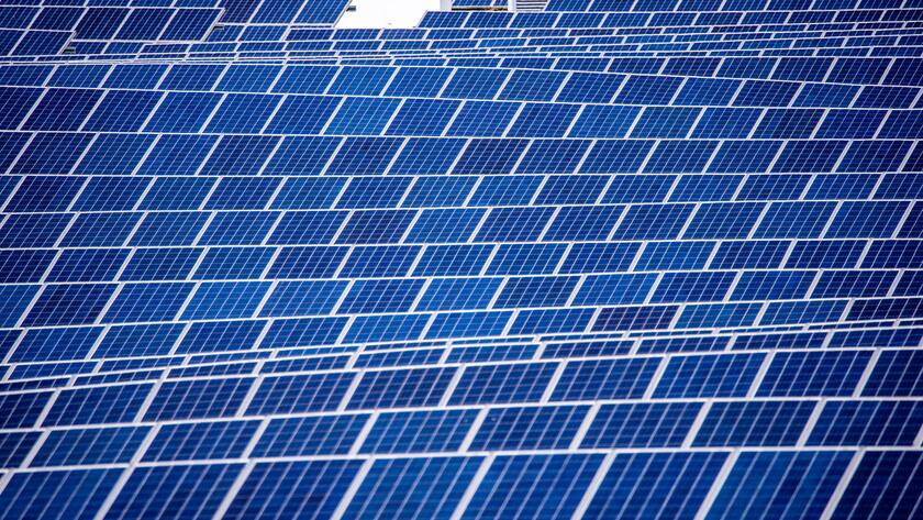 Es lohnt sich immer mehr, beim Invest- ment auf erneuerbare Energien zu setzen.